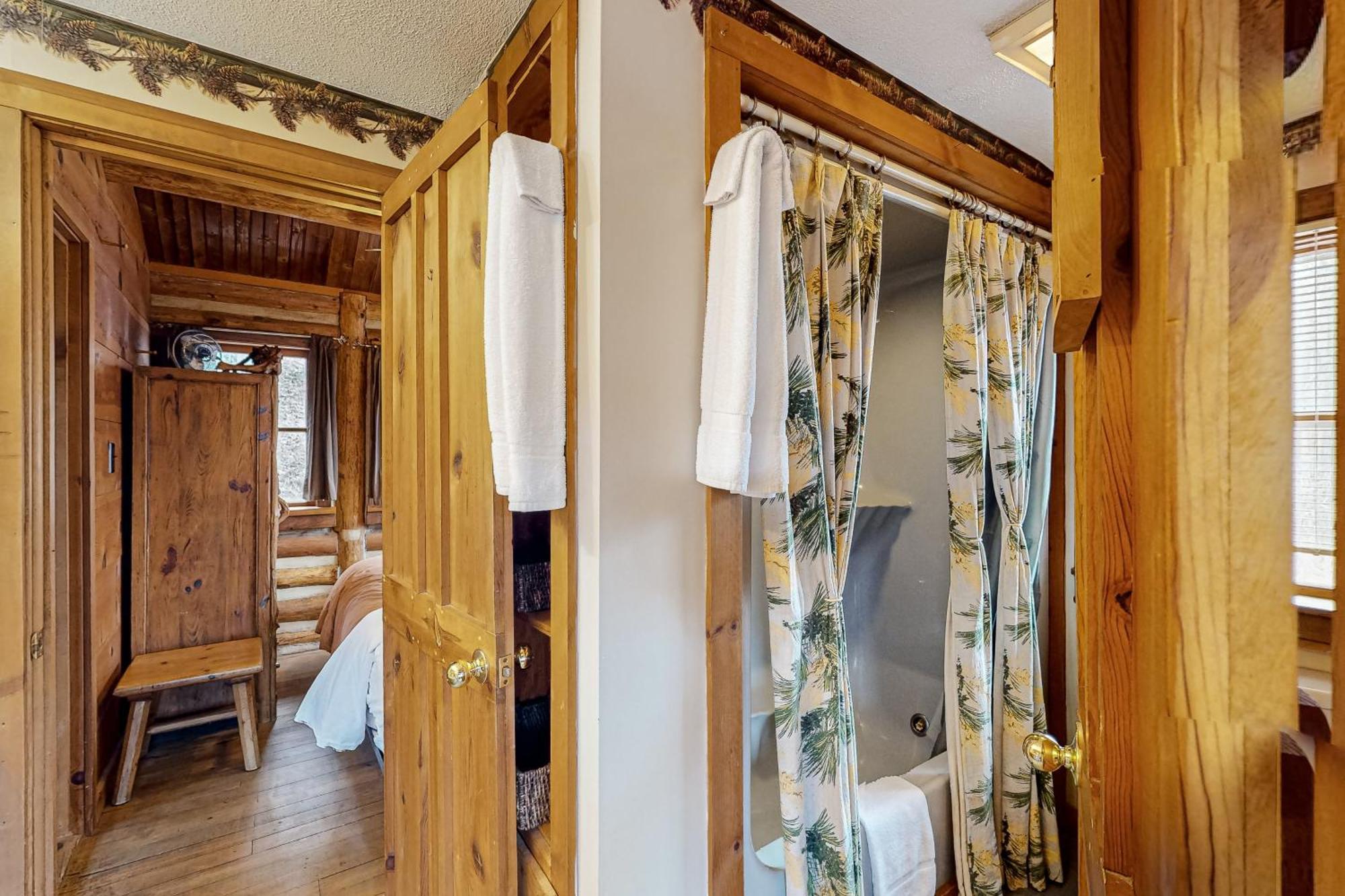Lake Lucerne - Treehouse Cabin #01 尤里卡斯普林斯 外观 照片