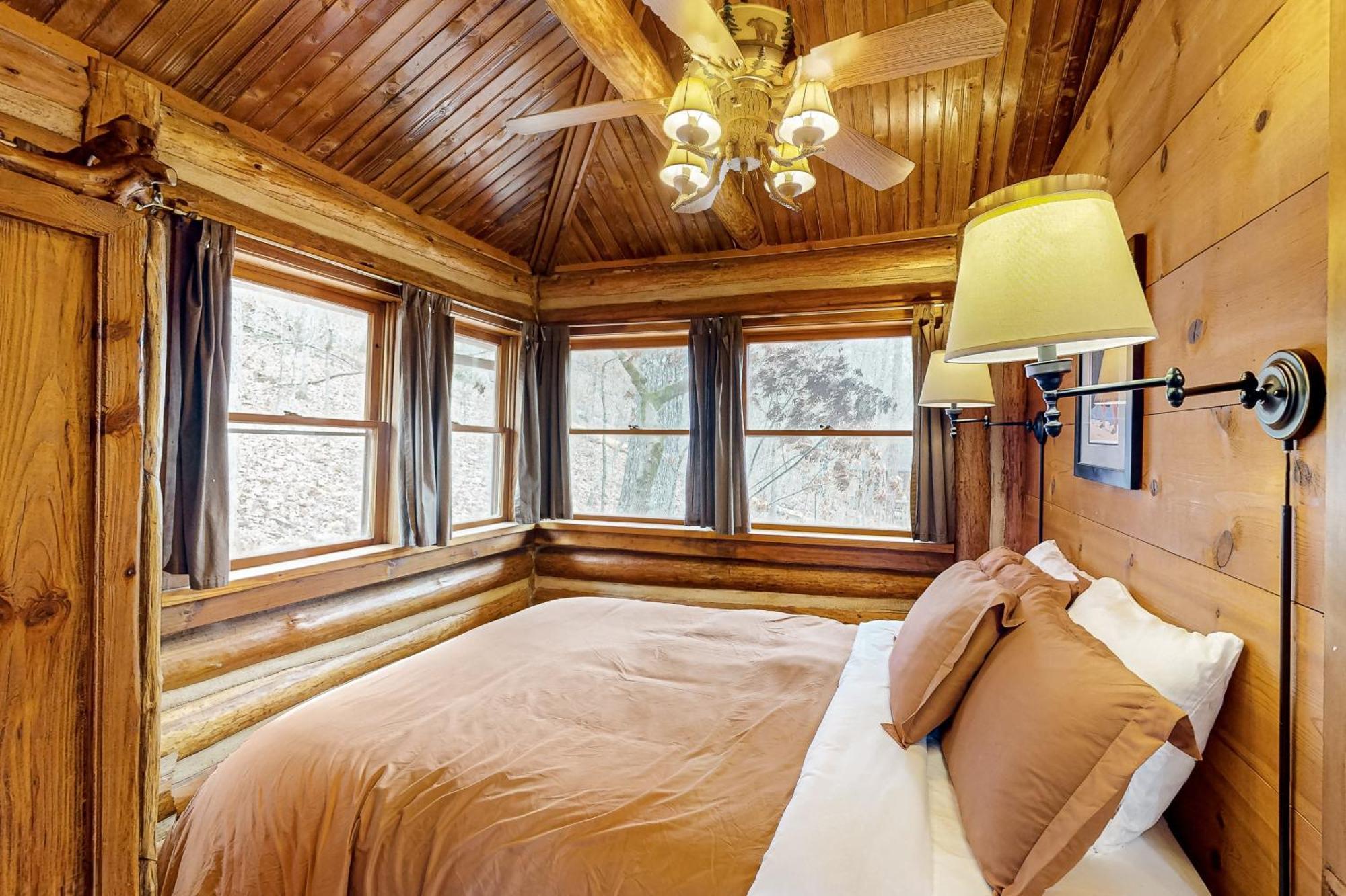 Lake Lucerne - Treehouse Cabin #01 尤里卡斯普林斯 外观 照片